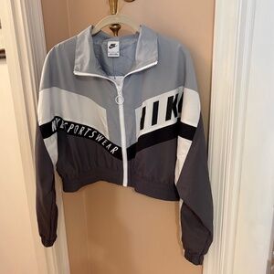 NWT. Nike Sportswear Women's Woven Cropped Jacket.